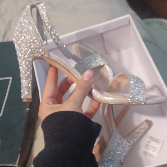 Bridal shoes, never worn - Picture 3 of 3